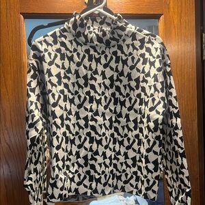 Elegant Black and White Abstract Sweater